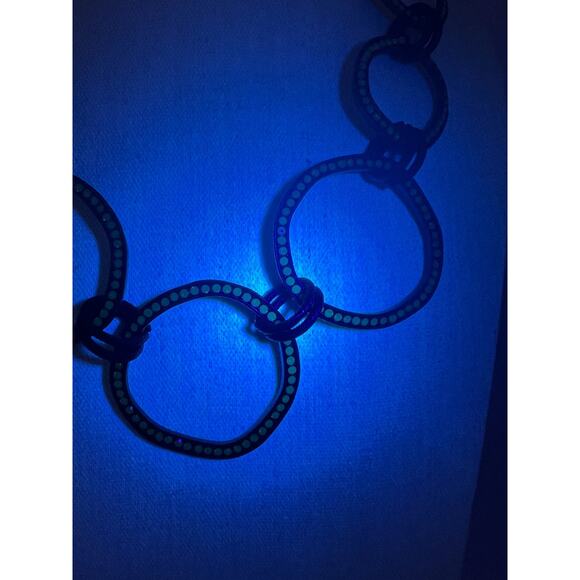 Chunky Link Necklace Large Circle Links Dark Metal Green Rhinestones Glows - Picture 6 of 7